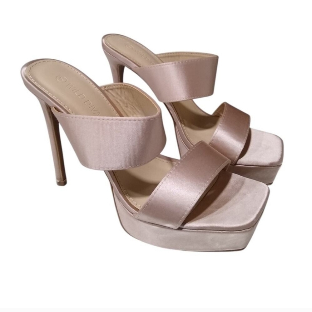 Wild Diva Cream Stiletto Heels with Platform Sole NWT - Picture 4 of 5